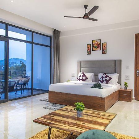 Apartament Host Jatin Mountain Crest Kasauli 7Oi827O7O3 Zewnętrze zdjęcie