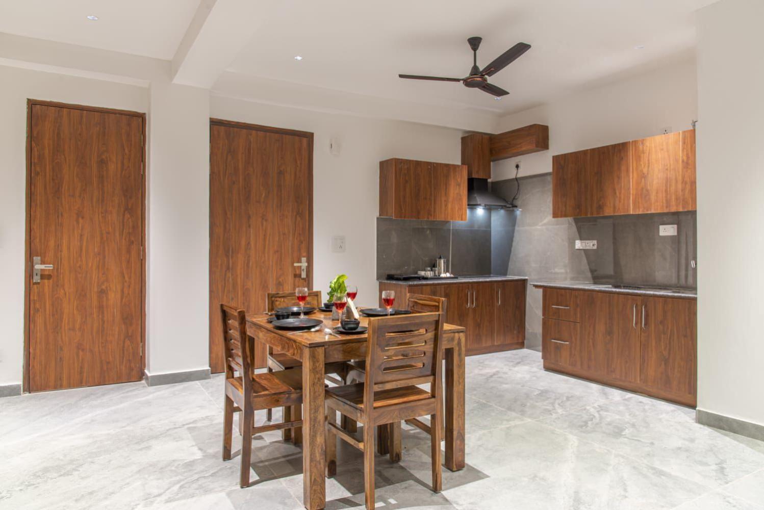Apartament Host Jatin Mountain Crest Kasauli 7Oi827O7O3 Zewnętrze zdjęcie
