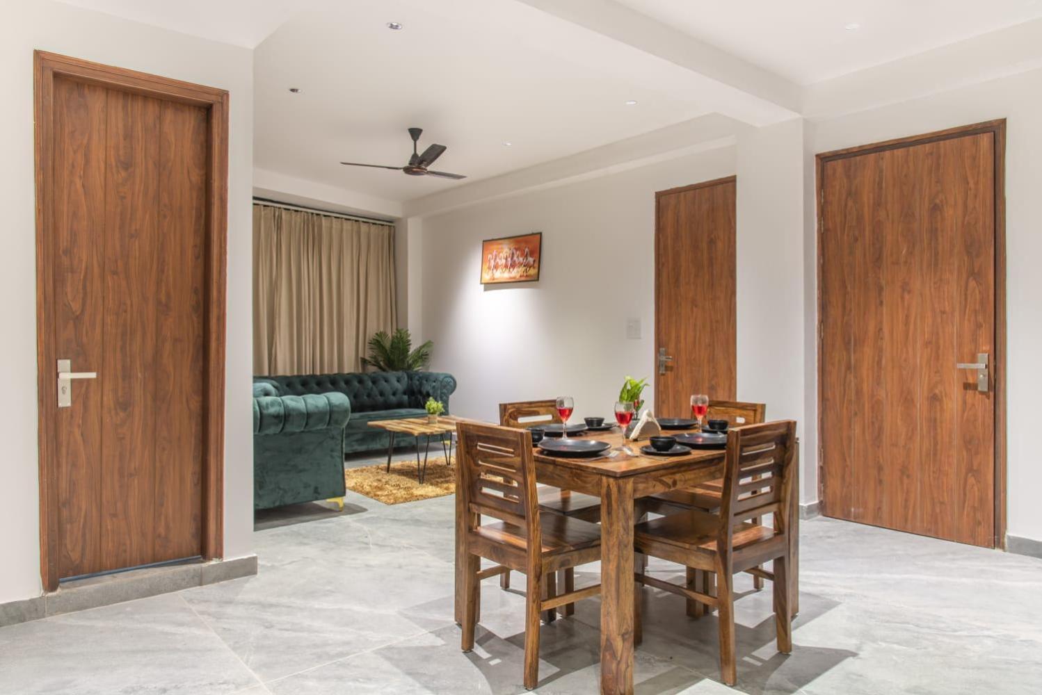 Apartament Host Jatin Mountain Crest Kasauli 7Oi827O7O3 Zewnętrze zdjęcie