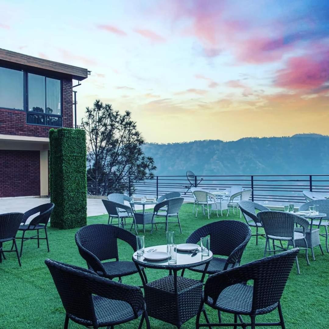 Apartament Host Jatin Mountain Crest Kasauli 7Oi827O7O3 Zewnętrze zdjęcie